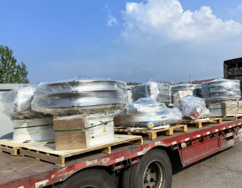 四川眉山篩機已裝車，準備發(fā)貨